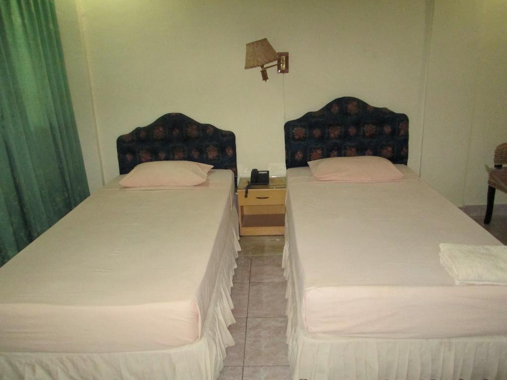 Hotel Istana Makassar Room photo