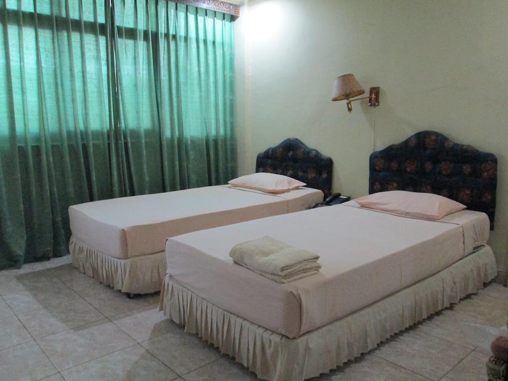 Hotel Istana Makassar Room photo